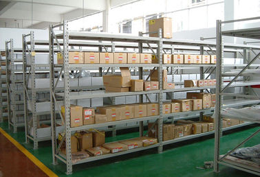 Logistic cental steel racking systems Multi – Level 100KG per layer capacity with wood board
